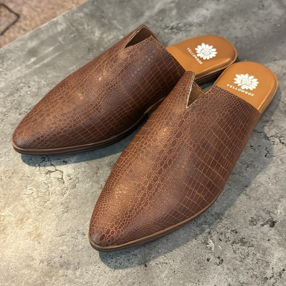 Yellow Box Novita Mule Flat Shoe Size 8.5 Brown - Picture 11 of 11